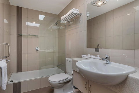 Bay View Villas - Accommodation Burleigh 25