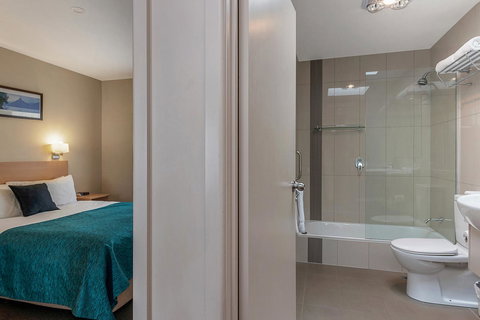 Bay View Villas - Accommodation Burleigh 26