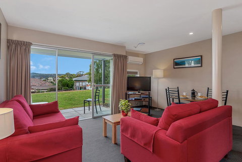Bay View Villas - Accommodation Burleigh 39