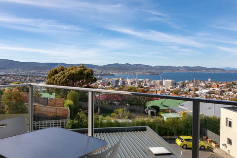 Bay View Villas - Accommodation Burleigh 15