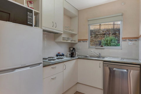 Bay View Villas - Accommodation Burleigh 44