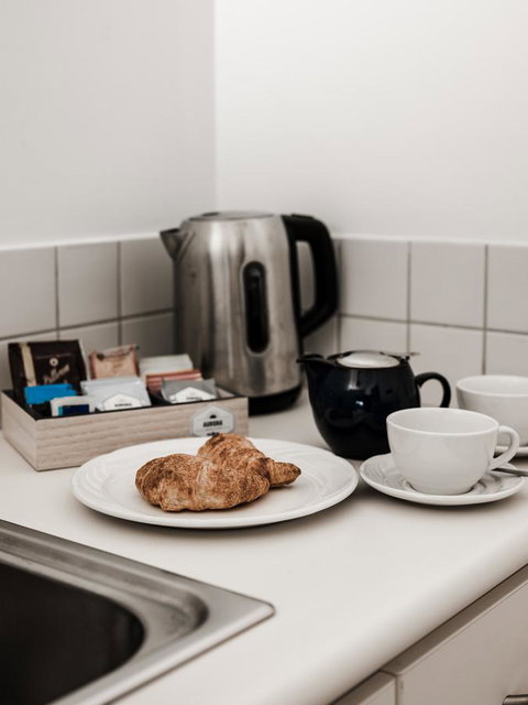Salamanca Suites - Accommodation Burleigh 12