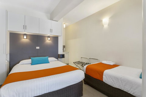 Motel 429 - Accommodation Burleigh 5