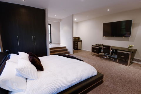 Amare Beachside Luxury - Accommodation Burleigh 11