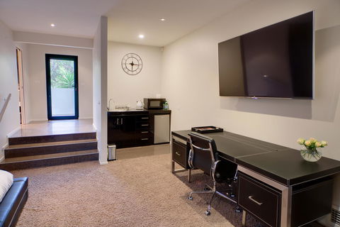 Amare Beachside Luxury - Accommodation Burleigh 16