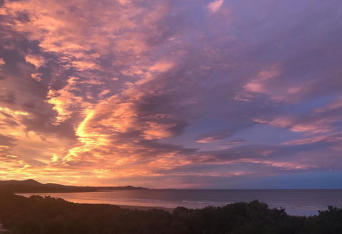Amare Beachside Luxury - Accommodation Burleigh 4