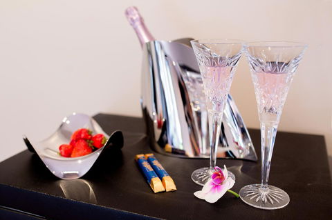 Amare Beachside Luxury - Accommodation Burleigh 27