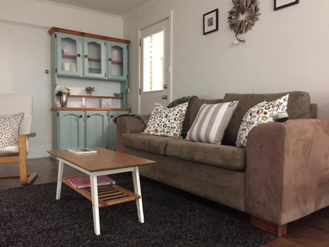 Driftwood-Cottage - Accommodation Burleigh 5