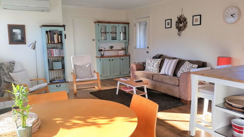 Driftwood-Cottage - Accommodation Burleigh 3