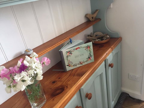 Driftwood-Cottage - Accommodation Burleigh 6