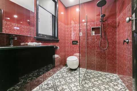 Insomnia On Elizabeth - Accommodation Burleigh 6