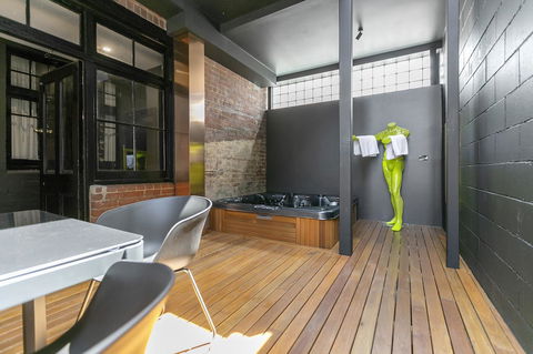 Insomnia On Elizabeth - Accommodation Burleigh 4
