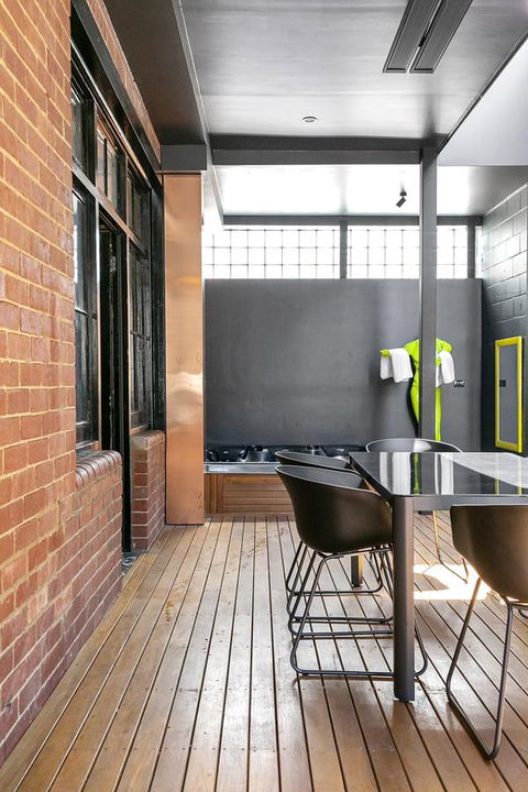 Insomnia On Elizabeth - Accommodation Burleigh 3
