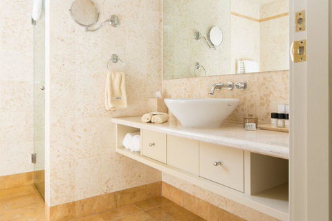 Grande Vue Hotel - Accommodation Burleigh 34