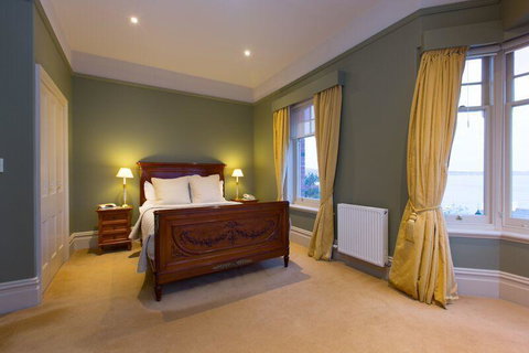 Grande Vue Hotel - Accommodation Burleigh 38