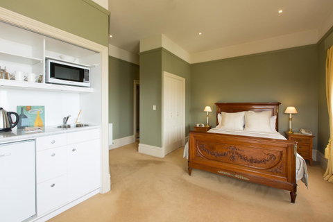 Grande Vue Hotel - Accommodation Burleigh 8