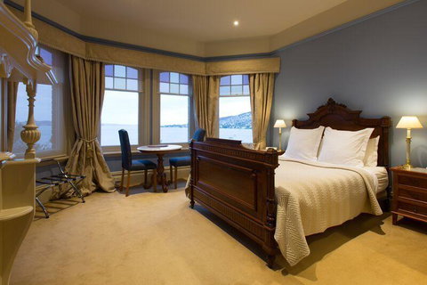 Grande Vue Hotel - Accommodation Burleigh 43
