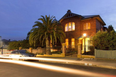 Grande Vue Hotel - Accommodation Burleigh 25