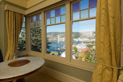Grande Vue Hotel - Accommodation Burleigh 18