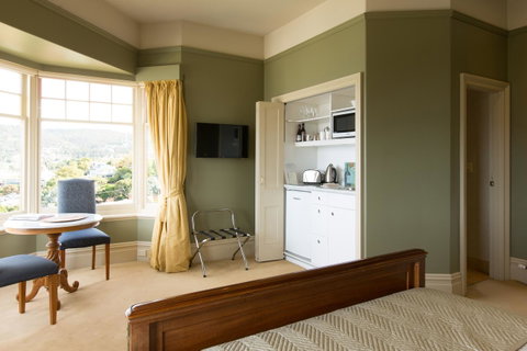 Grande Vue Hotel - Accommodation Burleigh 35