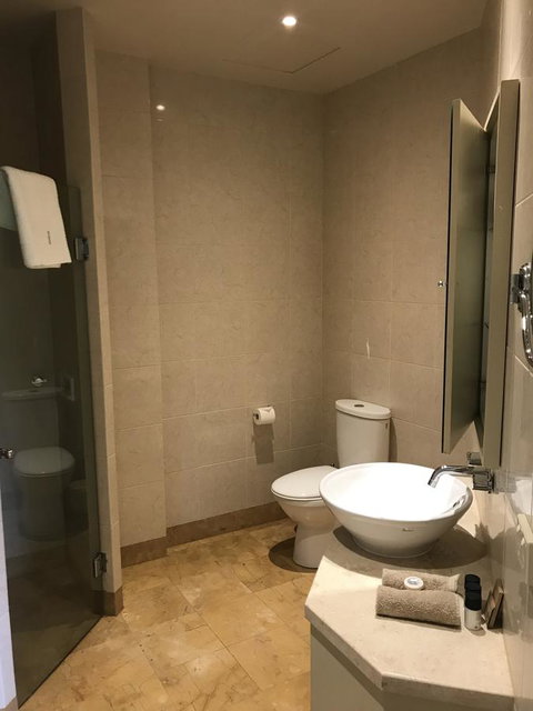 Grande Vue Hotel - Accommodation Burleigh 4