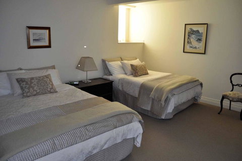 Belton Apartments-Hedge Cottage - Accommodation Burleigh 27