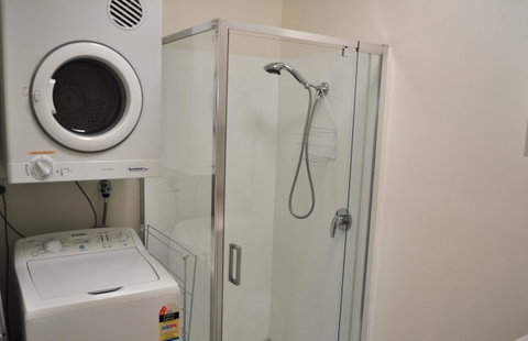Belton Apartments-Hedge Cottage - Accommodation Burleigh 24
