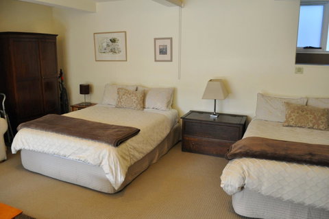 Belton Apartments-Hedge Cottage - Accommodation Burleigh 10