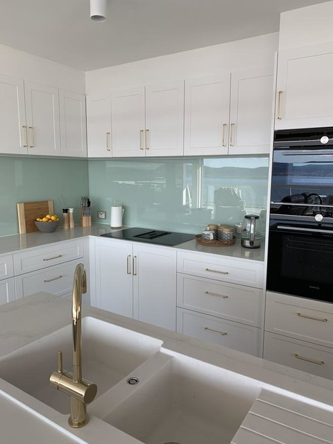 Anchorage Tasmania - Accommodation Burleigh 4