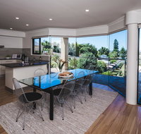 Russell House - Accommodation Burleigh