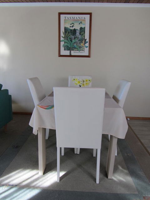 Elm Trees Accommodation @ Ross - Accommodation Burleigh 14