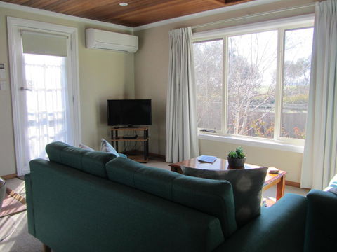 Elm Trees Accommodation @ Ross - Accommodation Burleigh 15