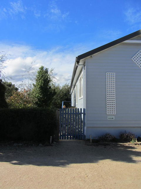 Elm Trees Accommodation @ Ross - Accommodation Burleigh 3