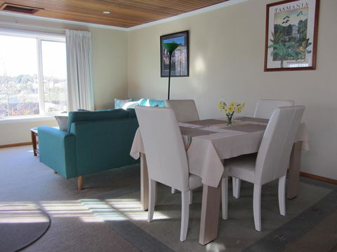 Elm Trees Accommodation @ Ross - Accommodation Burleigh 13