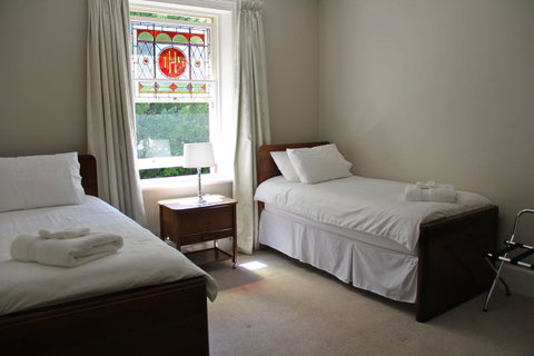 Old Bishop\'s Quarters Heritage, Modern & Unique Accommodation - Accommodation Burleigh 8