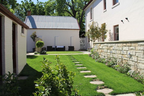 Old Bishop\'s Quarters Heritage, Modern & Unique Accommodation - Accommodation Burleigh 20