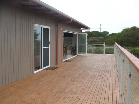 Seymour Waves - Accommodation Burleigh 5