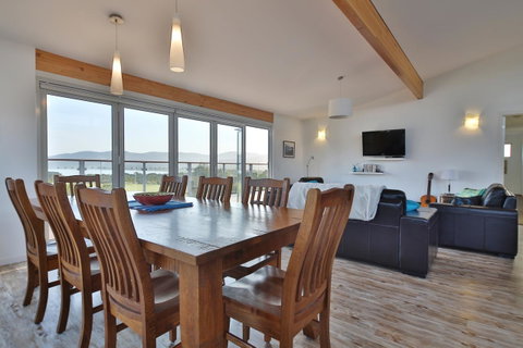 Seymour Waves - Accommodation Burleigh 6