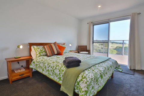 Seymour Waves - Accommodation Burleigh 8