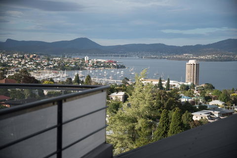 Studioat10 - Accommodation Burleigh 7
