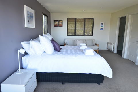Studioat10 - Accommodation Burleigh 11
