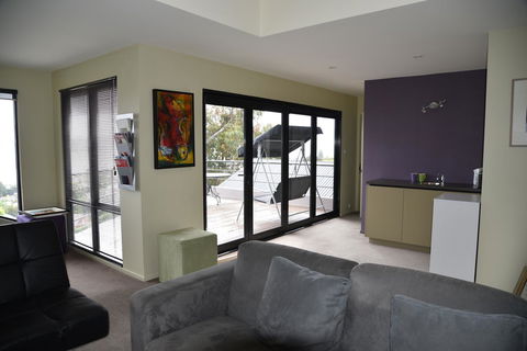 Studioat10 - Accommodation Burleigh 18