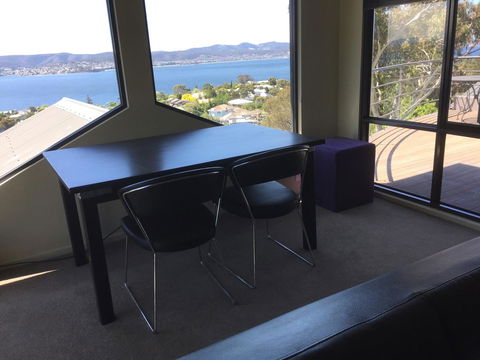 Studioat10 - Accommodation Burleigh 21
