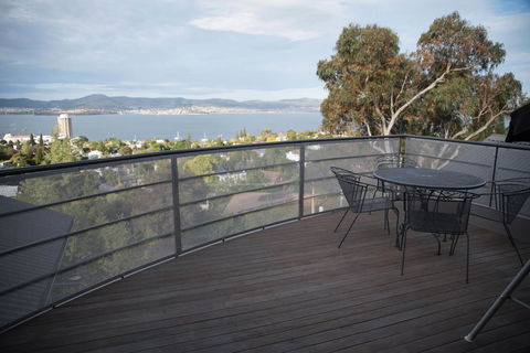 Studioat10 - Accommodation Burleigh 25