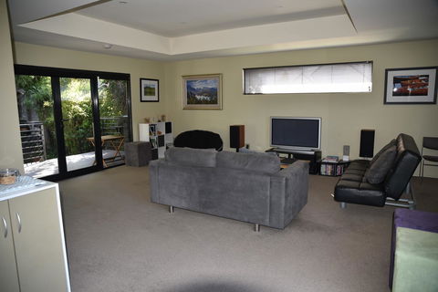 Studioat10 - Accommodation Burleigh 15
