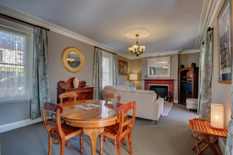 Maison Del Mar - Accommodation Burleigh 2
