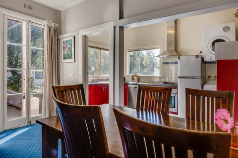 Maison Del Mar - Accommodation Burleigh 12
