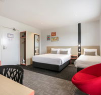 Nightcap at Camp Hill Hotel - Accommodation Burleigh