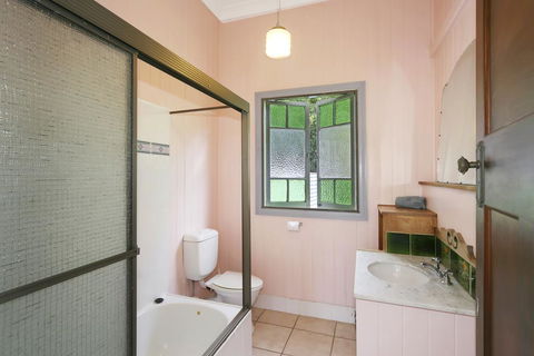 Noosa Avalon Farm Cottages - Accommodation Burleigh 2