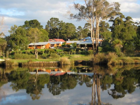 Nornalup Riverside Chalet - Accommodation Burleigh 1